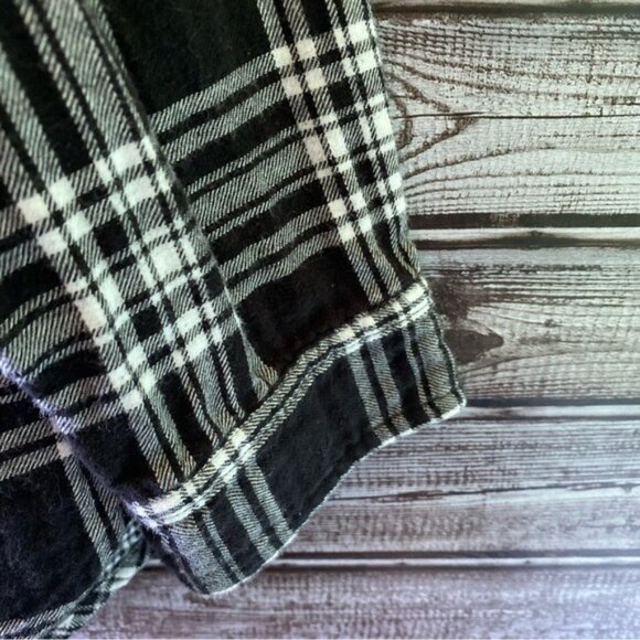 LL‎ Bean Women's Flannel Long-Sleeved Button-Down Top Size M - Picture 5 of 10